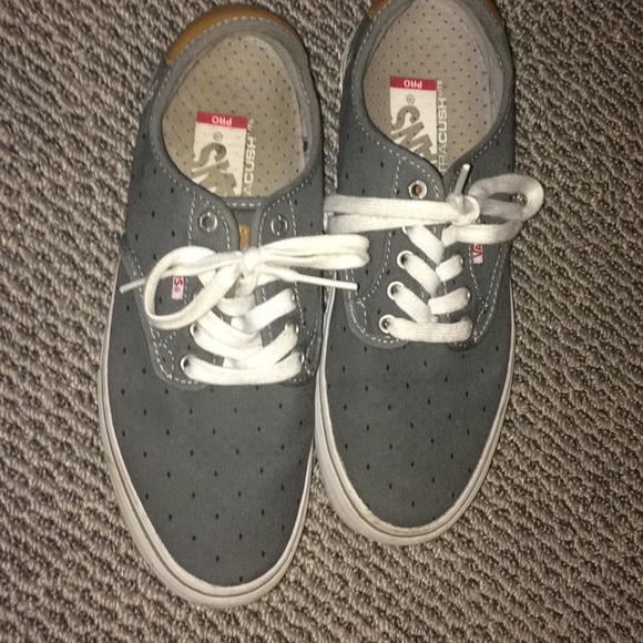 VANS - Picture 2 of 2